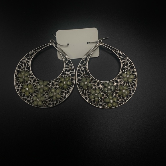 Earrings - Picture 2 of 3